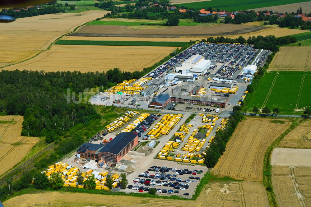 Luftaufnahme Lüdersfeld - Gebäudekomplex und Gelände des Logistikzentrums AUTOKONTOR BAYERN GmbH in Lüdersfeld im Bundesland Niedersachsen, Deutschland