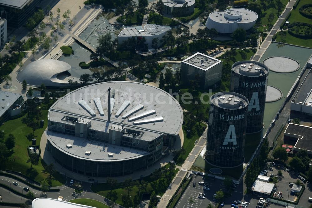 Wolfsburg von oben - Gebäudekomplex und Gelände des Logistikzentrums der Autostadt des VW Volkswagen- Werkes in Wolfsburg im Bundesland Niedersachsen