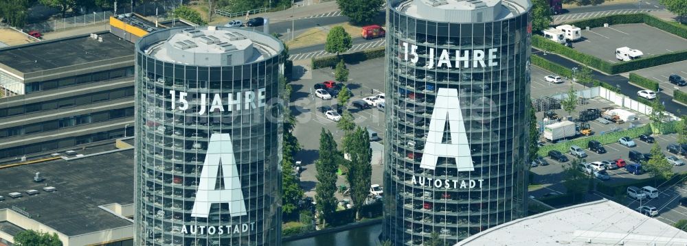 Wolfsburg von oben - Gebäudekomplex und Gelände des Logistikzentrums der Autostadt des VW Volkswagen- Werkes in Wolfsburg im Bundesland Niedersachsen