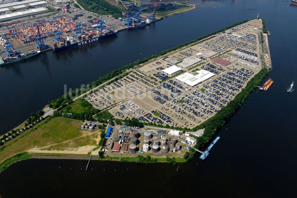 Hamburg von oben - Gebäudekomplex und Gelände des Logistikzentrums der BLG Autoterminal Hamburg Gmbh&Co.KG mit Autostellplätze auf der Halbinsel Kattwyk in Hamburg