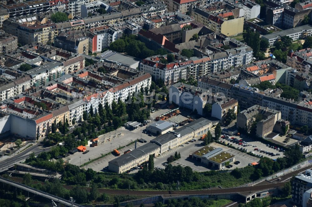 Luftbild Berlin - Gebäudekomplex und Gelände des Logistikzentrums BSR Recyclinghof an der Behmstraße in Berlin