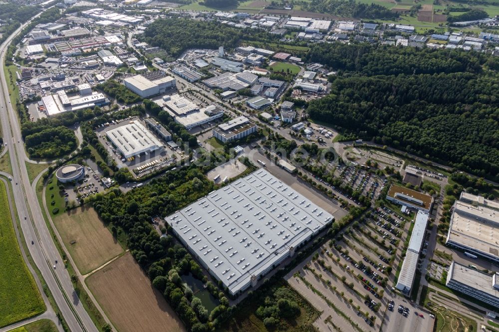 Kusterdingen aus der Vogelperspektive: Gebäudekomplex und Gelände des Logistikzentrums Daimler AG LogistikCenter in Kusterdingen im Bundesland Baden-Württemberg, Deutschland