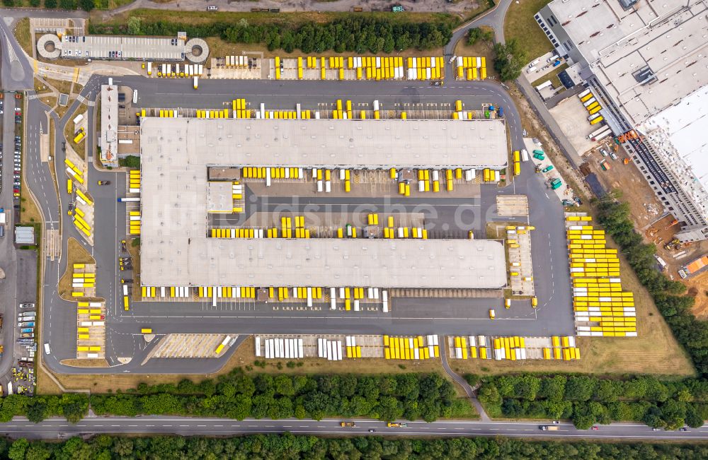 Dorsten aus der Vogelperspektive: Gebäudekomplex und Gelände des Logistikzentrums DHL cargo center im Ortsteil Feldmark in Dorsten im Bundesland Nordrhein-Westfalen, Deutschland