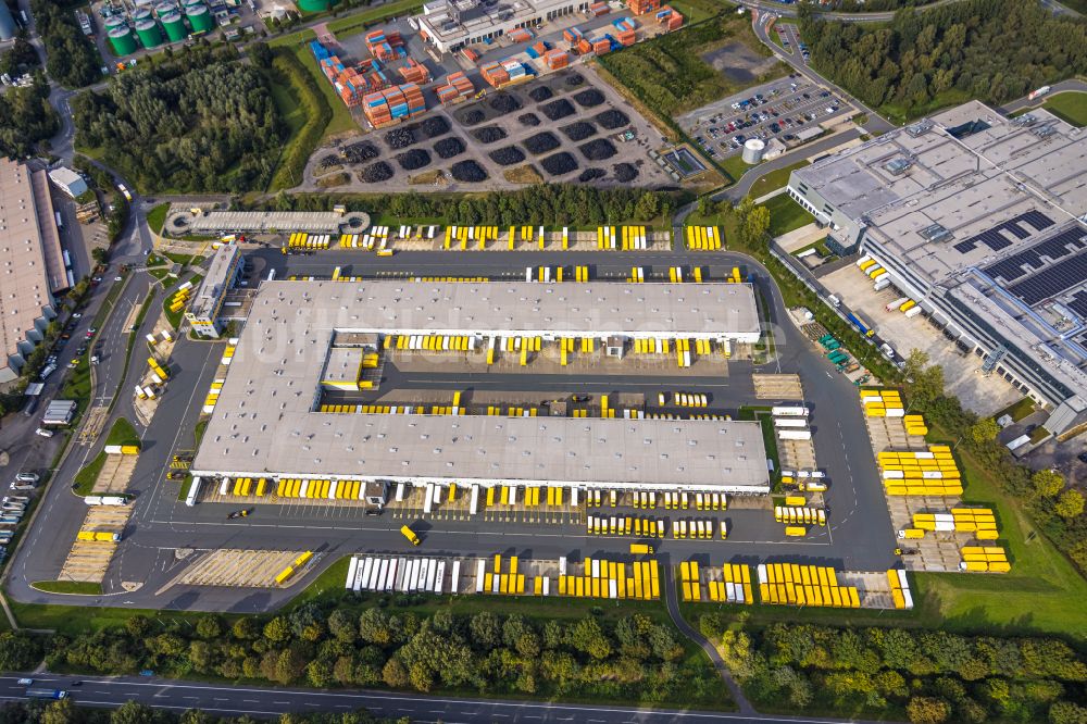 Dorsten von oben - Gebäudekomplex und Gelände des Logistikzentrums DHL Frachtzentrum in Dorsten im Bundesland Nordrhein-Westfalen, Deutschland