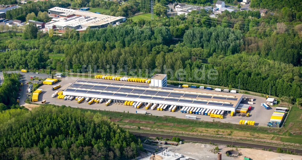 Luftaufnahme Hagen - Gebäudekomplex und Gelände des Logistikzentrums DHL Freight GmbH in Hagen im Bundesland Nordrhein-Westfalen, Deutschland