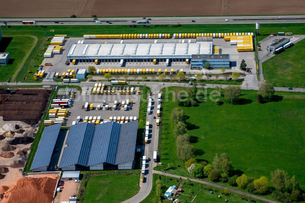 Herbolzheim von oben - Gebäudekomplex und Gelände des Logistikzentrums DHL in Herbolzheim im Bundesland Baden-Württemberg, Deutschland