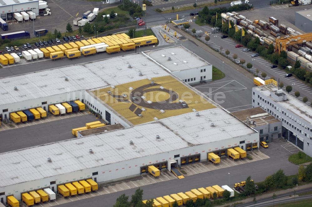 Köln aus der Vogelperspektive: Gebäudekomplex und Gelände des Logistikzentrums DHL an der Strasse Am Eifeltor in Köln im Bundesland Nordrhein-Westfalen, Deutschland