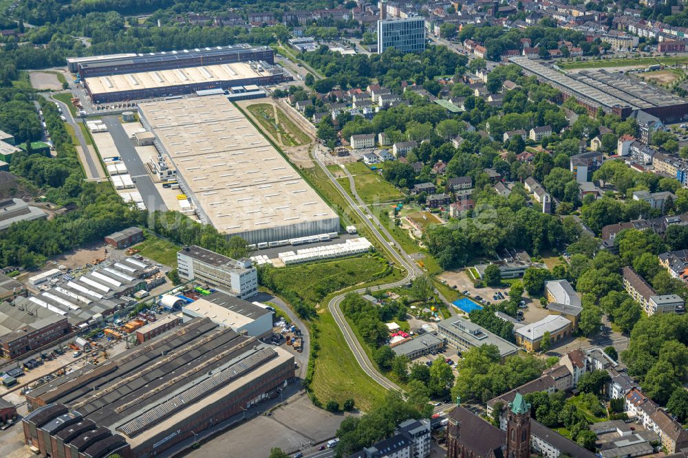 Bochum aus der Vogelperspektive: Gebäudekomplex und Gelände des Logistikzentrums der DSV Air & Sea GmbH in Bochum im Bundesland Nordrhein-Westfalen, Deutschland