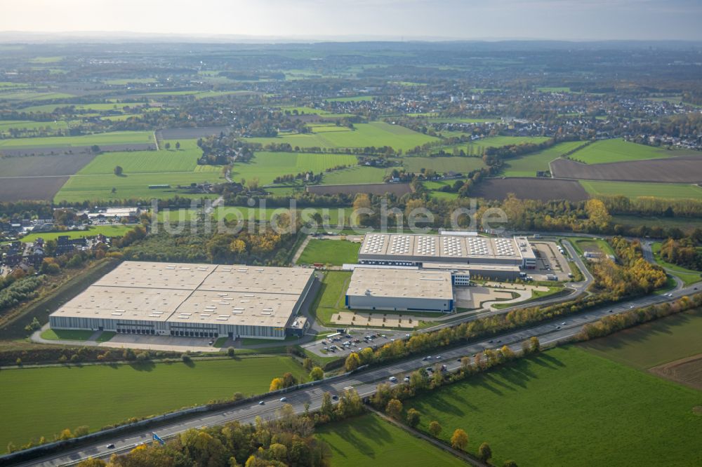 Luftaufnahme Bergkamen - Gebäudekomplex und Gelände des Logistikzentrums entlang der Autobahn BAB A2 in Bergkamen im Bundesland Nordrhein-Westfalen, Deutschland