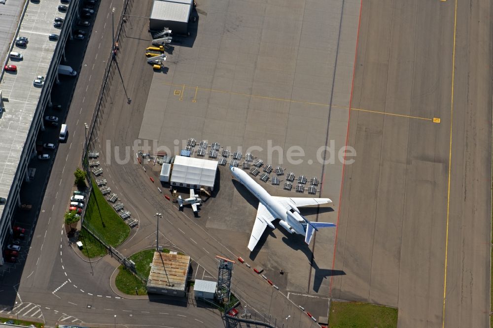 Stuttgart von oben - Gebäudekomplex und Gelände des Logistikzentrums am Flughafen Stuttgart an der Nord-West-Umfahrung in Stuttgart im Bundesland Baden-Württemberg, Deutschland