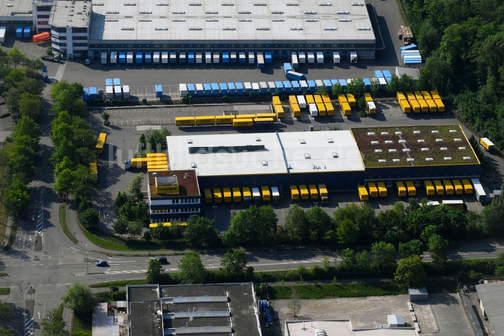 Freiburg im Breisgau aus der Vogelperspektive: Gebäudekomplex und Gelände des Logistikzentrums in Freiburg im Breisgau im Bundesland Baden-Württemberg, Deutschland