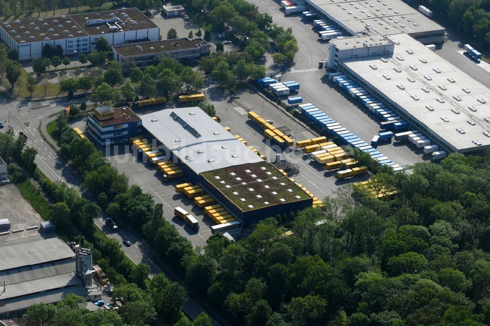 Luftbild Freiburg im Breisgau - Gebäudekomplex und Gelände des Logistikzentrums in Freiburg im Breisgau im Bundesland Baden-Württemberg, Deutschland