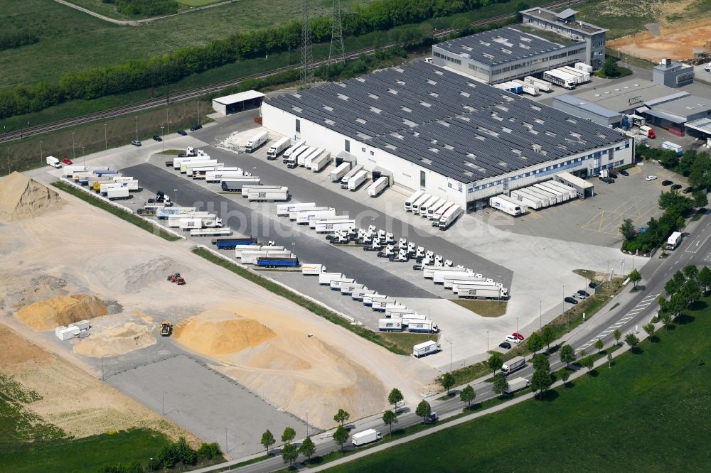 Gersthofen aus der Vogelperspektive: Gebäudekomplex und Gelände des Logistikzentrums in Gersthofen im Bundesland Bayern, Deutschland