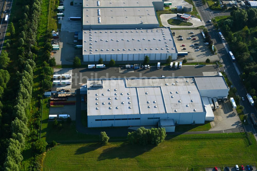 Wustermark von oben - Gebäudekomplex und Gelände des Logistikzentrums Havi Logistics in Wustermark im Bundesland Brandenburg, Deutschland