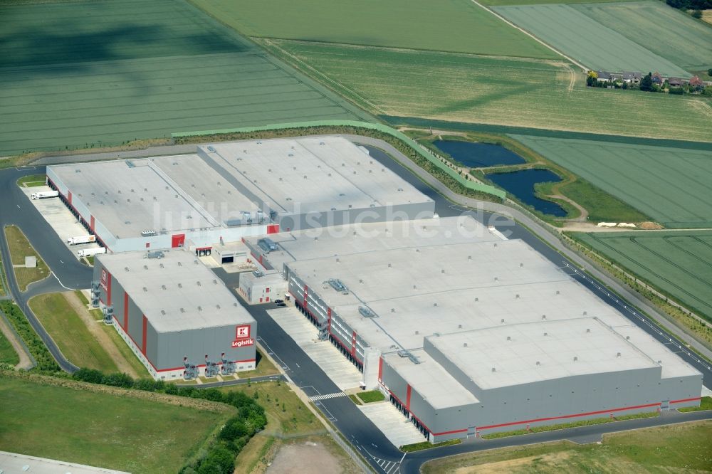 Barsinghausen von oben - Gebäudekomplex und Gelände des Logistikzentrums KAUFLAND der Schwarz Beteiligungs GmbH in Barsinghausen im Bundesland Niedersachsen