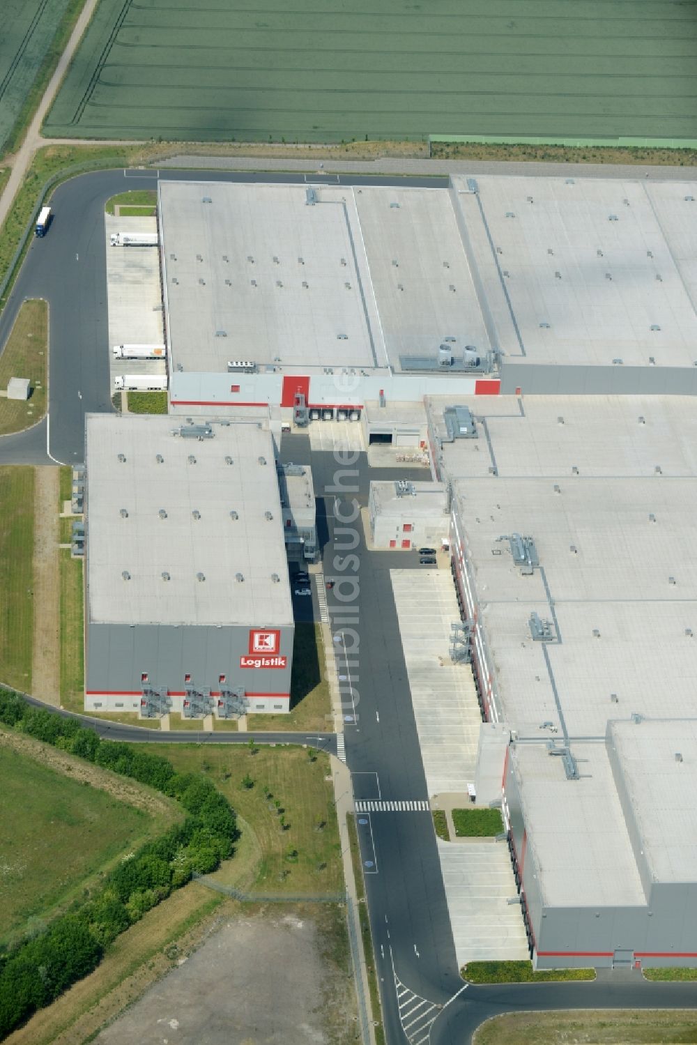 Luftbild Barsinghausen - Gebäudekomplex und Gelände des Logistikzentrums KAUFLAND der Schwarz Beteiligungs GmbH in Barsinghausen im Bundesland Niedersachsen