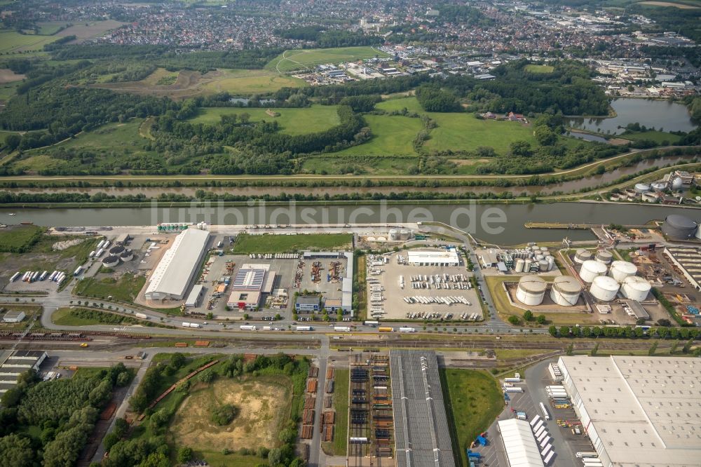 Luftaufnahme Hamm - Gebäudekomplex und Gelände des Logistikzentrums der Lanfer Logistik GmbH und der HELA GmbH Hermann Lanfer in Hamm im Bundesland Nordrhein-Westfalen, Deutschland