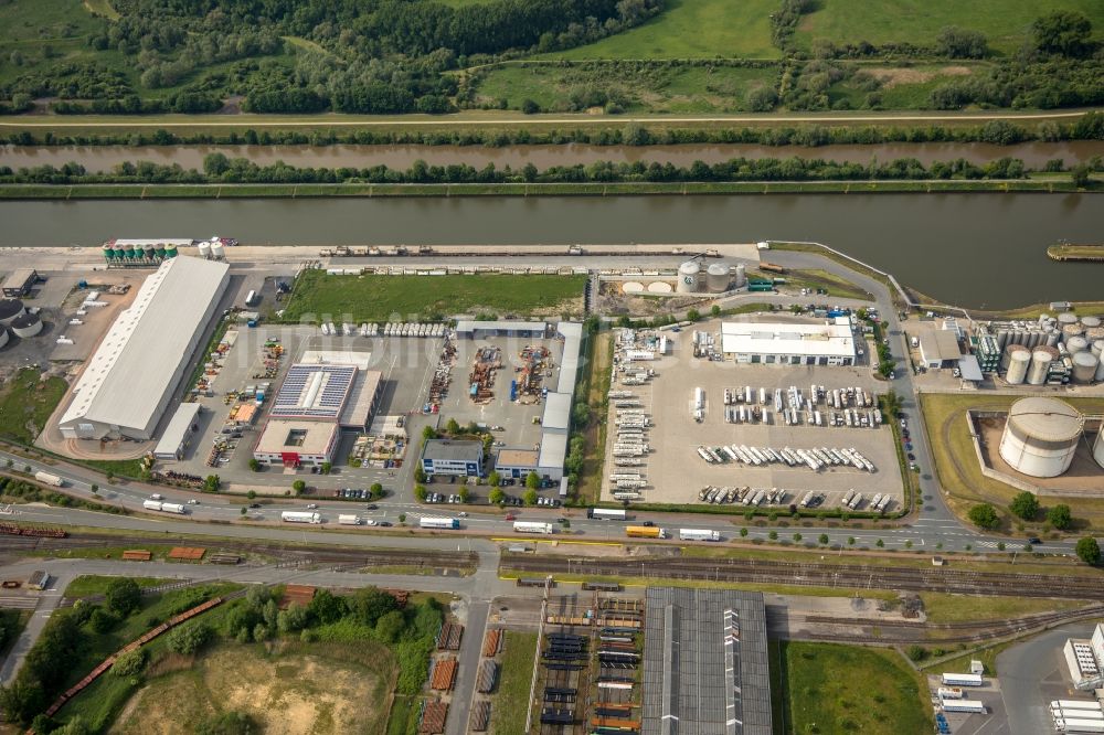 Hamm von oben - Gebäudekomplex und Gelände des Logistikzentrums der Lanfer Logistik GmbH und der HELA GmbH Hermann Lanfer in Hamm im Bundesland Nordrhein-Westfalen, Deutschland