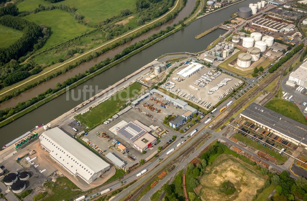 Hamm von oben - Gebäudekomplex und Gelände des Logistikzentrums der Lanfer Logistik GmbH und der HELA GmbH Hermann Lanfer in Hamm im Bundesland Nordrhein-Westfalen, Deutschland