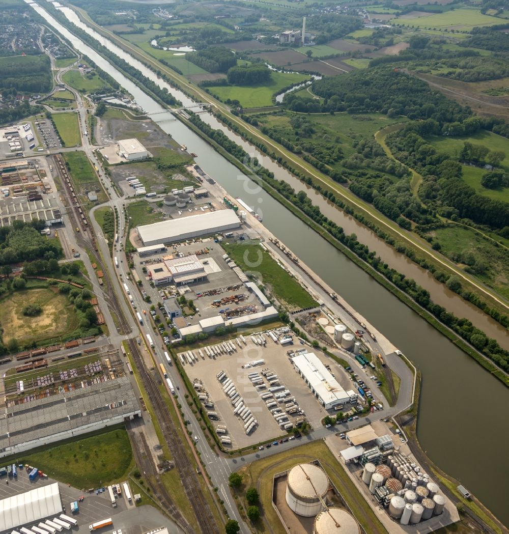 Luftbild Hamm - Gebäudekomplex und Gelände des Logistikzentrums der Lanfer Logistik GmbH und der HELA GmbH Hermann Lanfer in Hamm im Bundesland Nordrhein-Westfalen, Deutschland