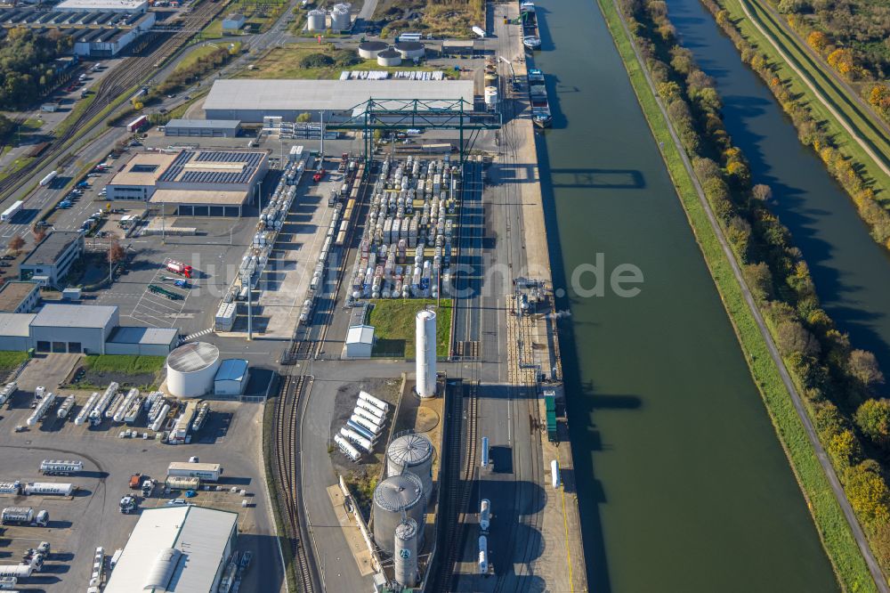 Hamm von oben - Gebäudekomplex und Gelände des Logistikzentrums der Lanfer Logistik GmbH und der HELA GmbH an der Lippe in Hamm im Bundesland Nordrhein-Westfalen, Deutschland