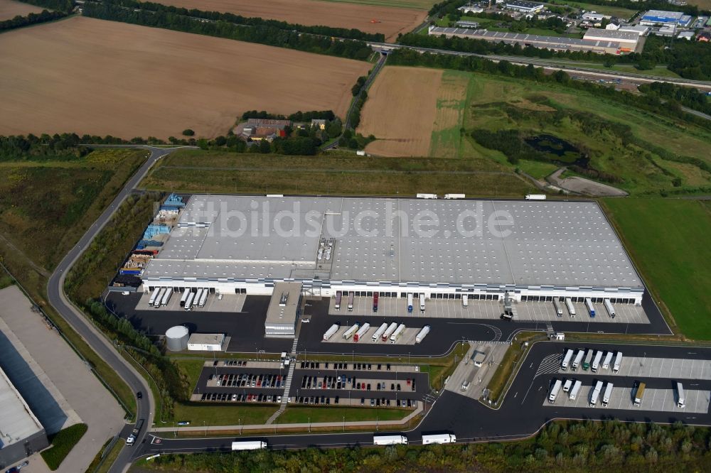 Koblenz aus der Vogelperspektive: Gebäudekomplex und Gelände des Logistikzentrums der LIDL Dienstleistung GmbH & Co. KG Am Autobahnkreuz in Koblenz im Bundesland Rheinland-Pfalz, Deutschland