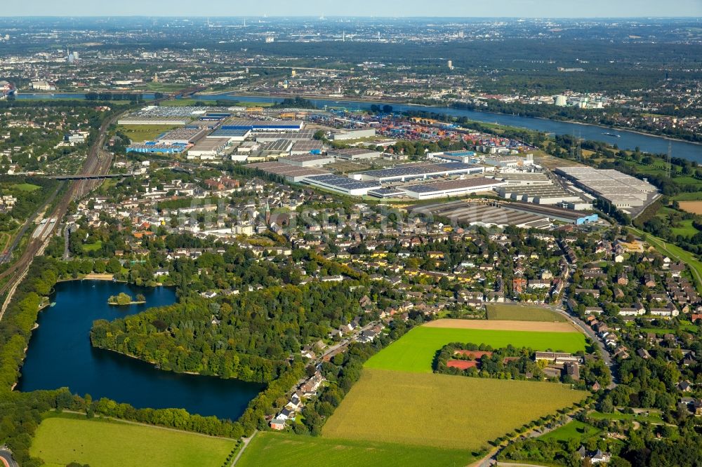 Luftaufnahme Duisburg - Gebäudekomplex und Gelände des Logistikzentrums logport am linken Ufer des Rhein in Duisburg im Bundesland Nordrhein-Westfalen