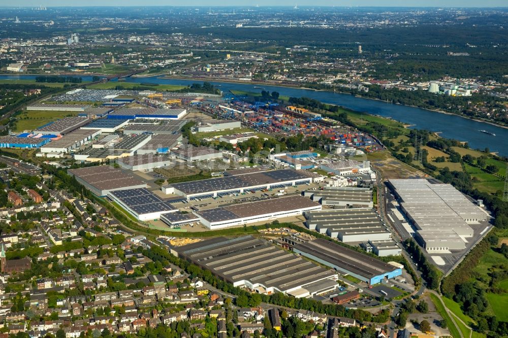 Duisburg von oben - Gebäudekomplex und Gelände des Logistikzentrums logport am linken Ufer des Rhein in Duisburg im Bundesland Nordrhein-Westfalen