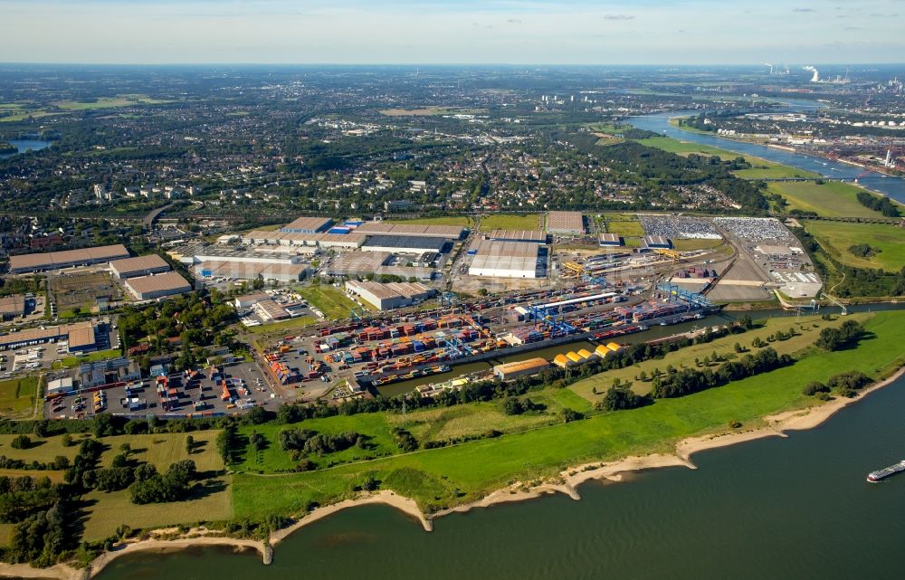 Luftaufnahme Duisburg - Gebäudekomplex und Gelände des Logistikzentrums logport am linken Ufer des Rhein in Duisburg im Bundesland Nordrhein-Westfalen