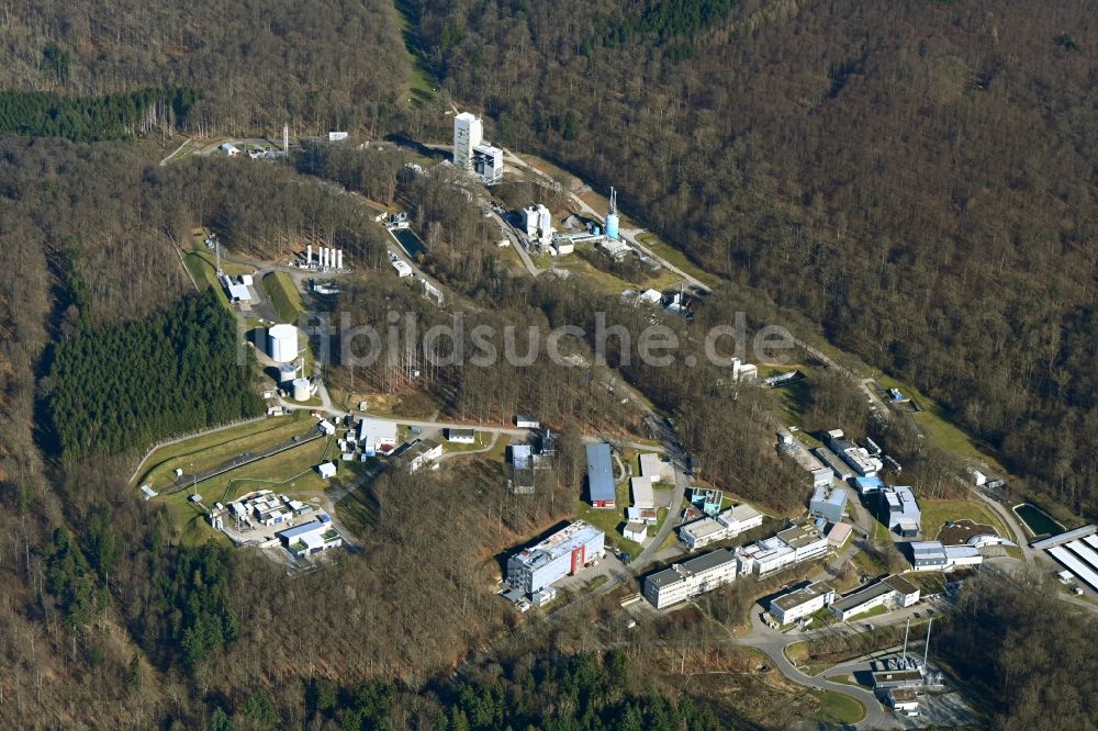 Hardthausen am Kocher von oben - Gebäudekomplex und Gelände des Logistikzentrums für Luft und Raumfahrt (DLR) in Hardthausen am Kocher im Bundesland Baden-Württemberg, Deutschland