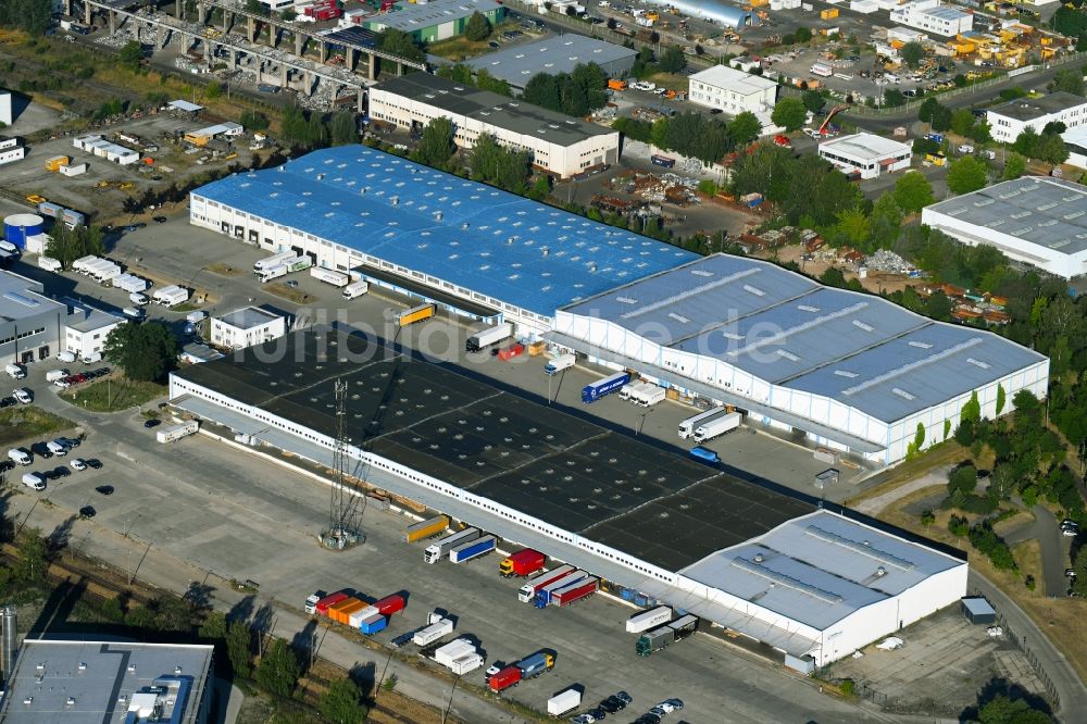 Luftbild Hoppegarten - Gebäudekomplex und Gelände des Logistikzentrums der Park Property GmbH & Co.KG in der Industriestraße in Hoppegarten im Bundesland Brandenburg, Deutschland