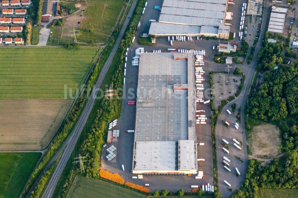 Wiesloch von oben - Gebäudekomplex und Gelände des Logistikzentrums der Rewe Markt Gmbh Frische Zentrum in Wiesloch im Bundesland Baden-Württemberg, Deutschland