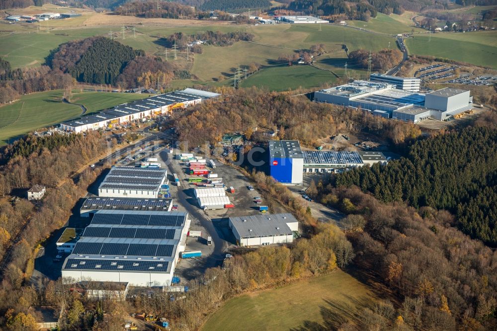 Lüdenscheid von oben - Gebäudekomplex und Gelände des Logistikzentrums der Sieper GmbH und der Karl Scherer Spedition GmbH in Lüdenscheid im Bundesland Nordrhein-Westfalen, Deutschland