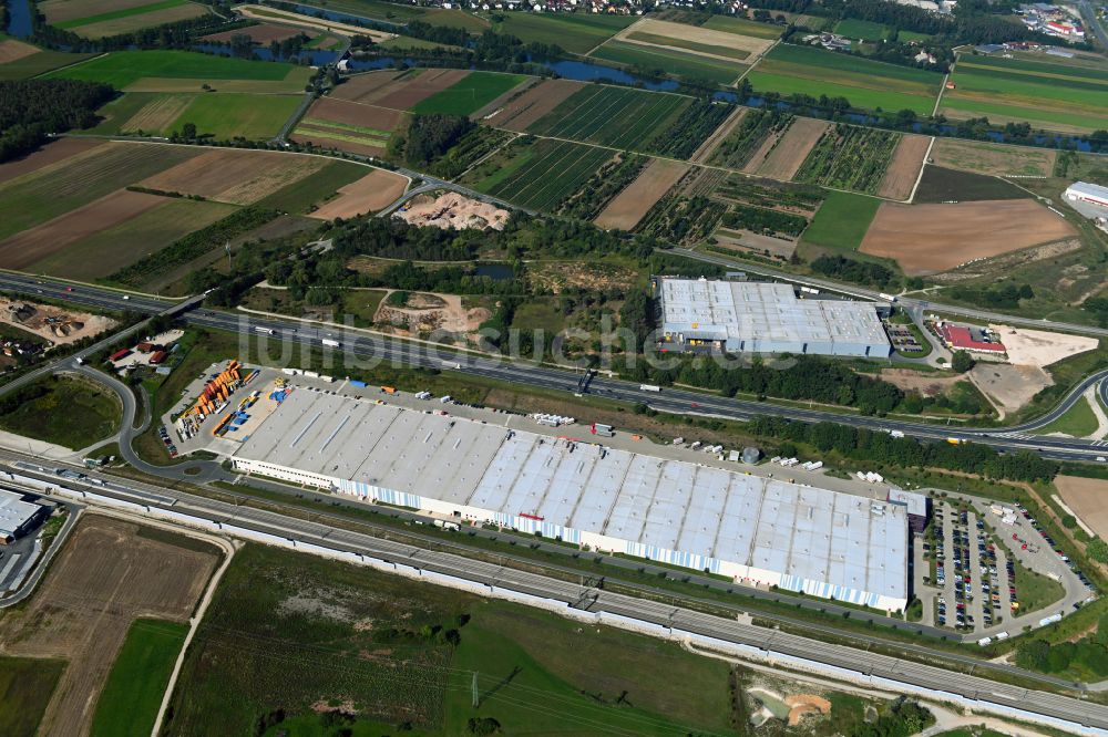 Forchheim von oben - Gebäudekomplex und Gelände des Logistikzentrums der Simon Hegele Gesellschaft für Logistik und Service mbH in Forchheim im Bundesland Bayern, Deutschland