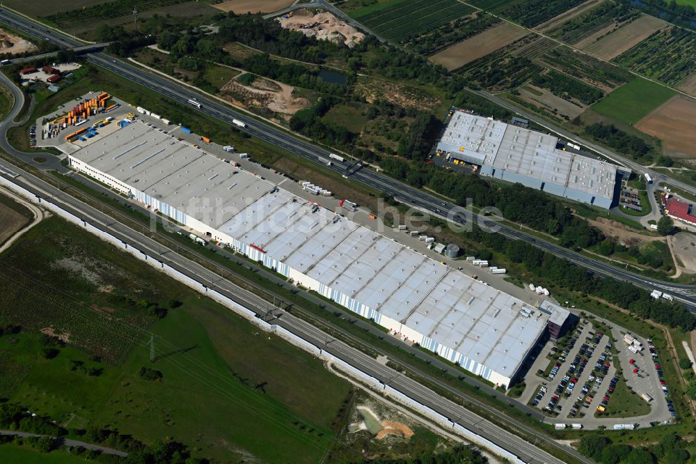 Forchheim aus der Vogelperspektive: Gebäudekomplex und Gelände des Logistikzentrums der Simon Hegele Gesellschaft für Logistik und Service mbH in Forchheim im Bundesland Bayern, Deutschland