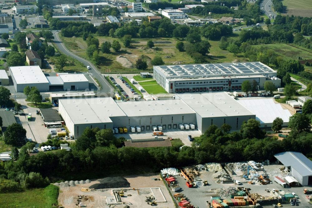 Luftbild Bayreuth - Gebäudekomplex und Gelände des Logistikzentrums der WEDLICH.Servicegruppe GmbH & Co. KG und der Transgourmet Deutschland GmbH & Co. OHG am Logistikpark in Bayreuth im Bundesland Bayern, Deutschland