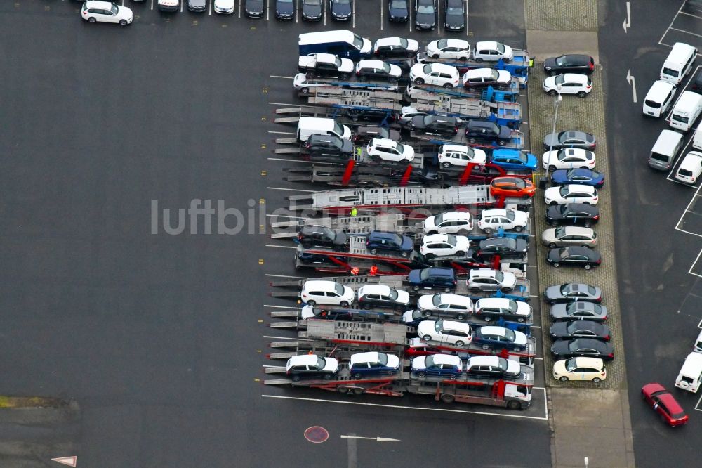 Seddiner See von oben - Gebäudekomplex und Gelände des Logistikzentrums der Werner Egerland Automobillogistik GmbH & Co. KG in Seddiner See im Bundesland Brandenburg, Deutschland