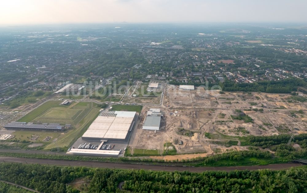 Gelsenkirchen von oben - Gebäudekomplex und Gelände des Logistikzentrums von Wheels Logisitics auf dem Gelände des Schalker Vereins in Gelsenkirchen im Bundesland Nordrhein-Westfalen