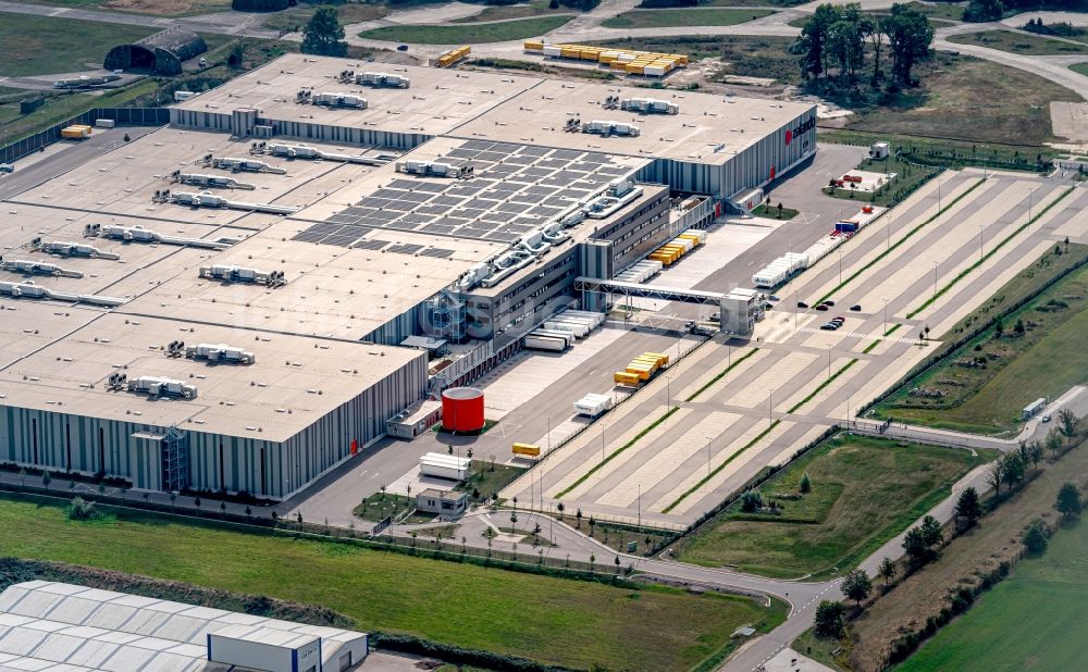 Luftaufnahme Lahr/Schwarzwald - Gebäudekomplex und Gelände des Logistikzentrums der Zalando Logistics Süd SE & Co. KG in Lahr/Schwarzwald im Bundesland Baden-Württemberg, Deutschland