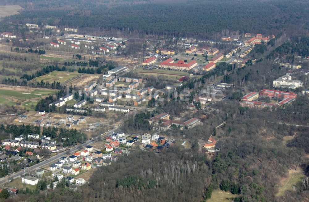 Luftbild Berlin - Gebäudekomplex der General - Steinhoff - Kaserne der Bundeswehr im Ortsteil Gatow in Berlin