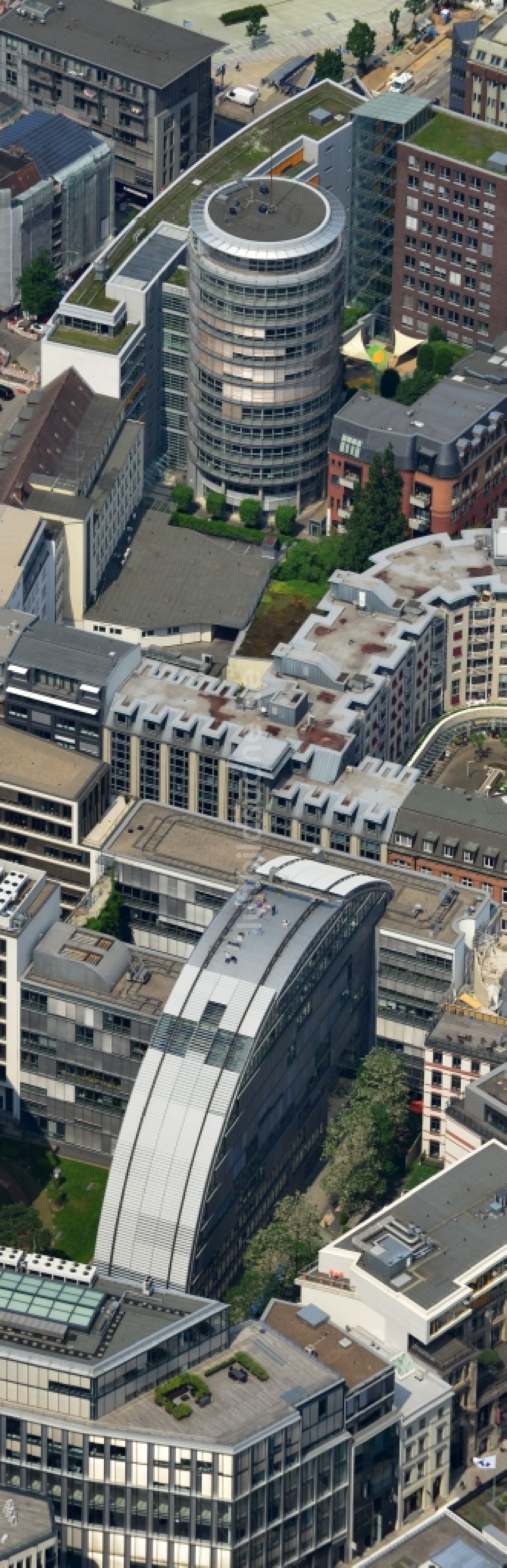 Hamburg aus der Vogelperspektive: Gebäudekomplex der Google Hamburg im Büro- und Geschäftshausviertel an der ABC-Straße in Hamburg