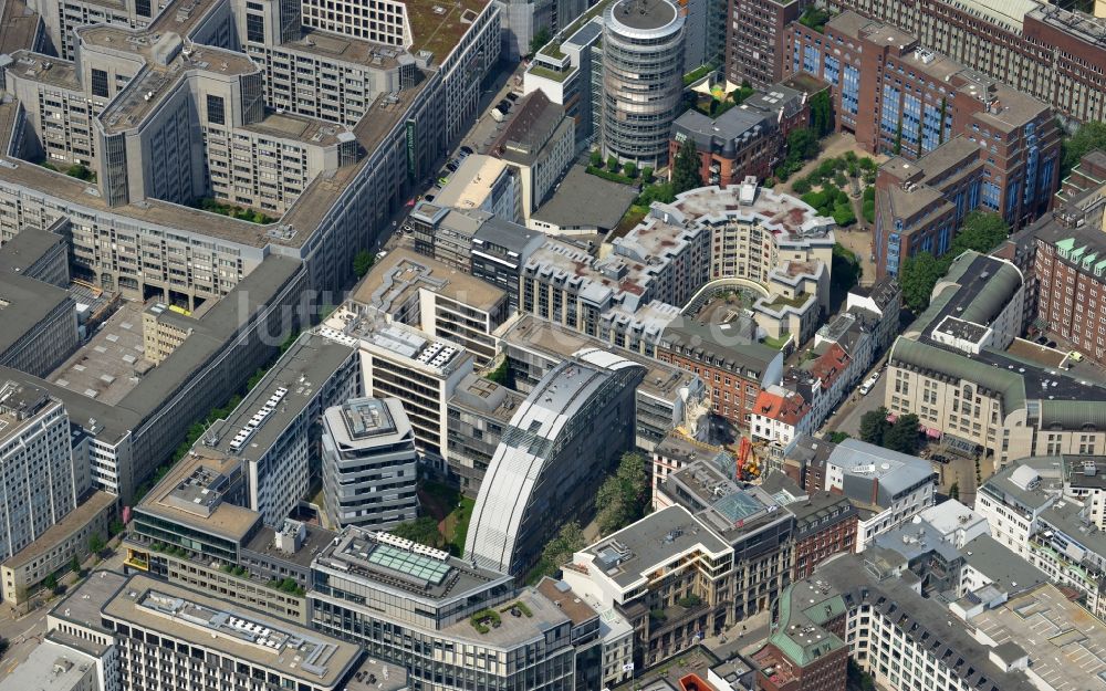 Hamburg aus der Vogelperspektive: Gebäudekomplex der Google Hamburg im Büro- und Geschäftshausviertel an der ABC-Straße in Hamburg