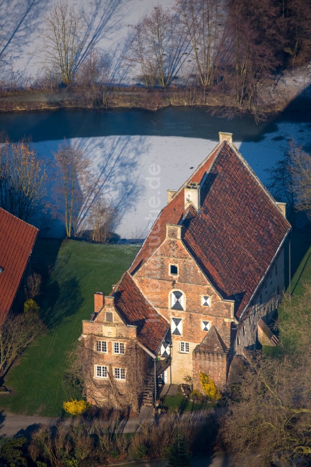 Luftaufnahme Hamm - Gebäudekomplex Haus Ermelinghof im Schloßpark in Hamm im Bundesland Nordrhein-Westfalen