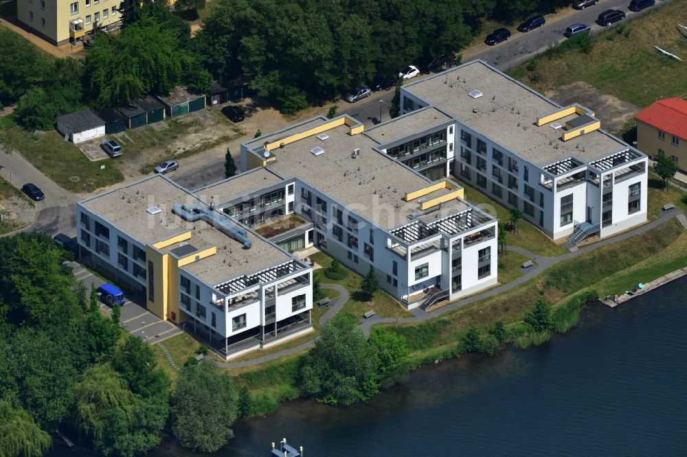 Rüdersdorf von oben - Gebäudekomplex Haus am Kalksee der Immanuel Diakonie GmbH in Rüdersdorf im Bundesland Brandenburg