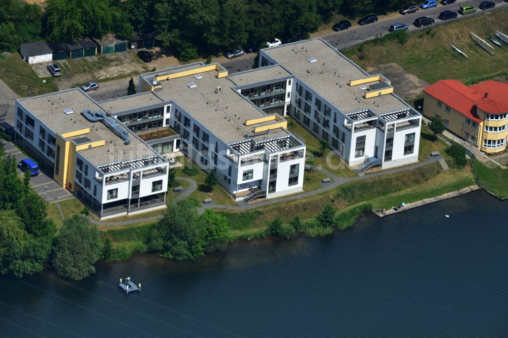 Rüdersdorf aus der Vogelperspektive: Gebäudekomplex Haus am Kalksee der Immanuel Diakonie GmbH in Rüdersdorf im Bundesland Brandenburg