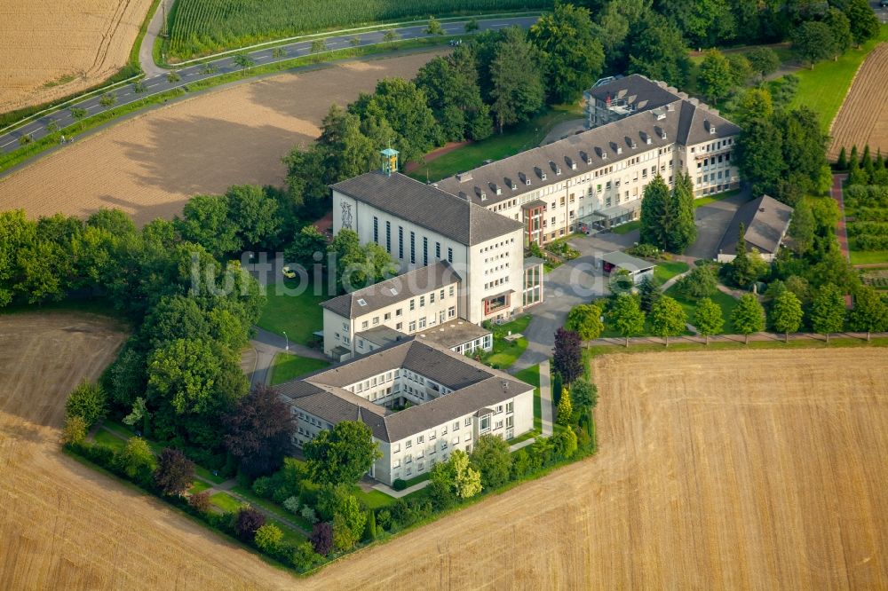 Wickede (Ruhr) von oben - Gebäudekomplex des Heilig-Geist-Klosters in Wickede (Ruhr) im Bundesland Nordrhein-Westfalen