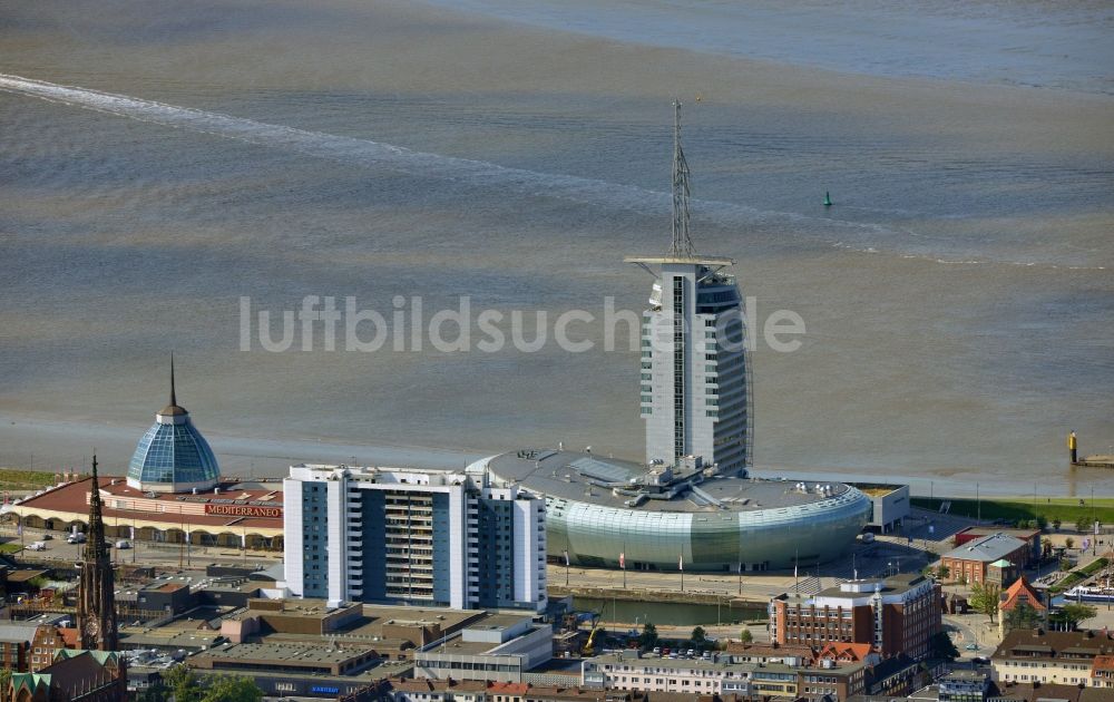 Luftbild Bremerhaven - Gebäudekomplex des Hochhauses des Sail-City-Hotel und des Klimahaus Bremerhaven