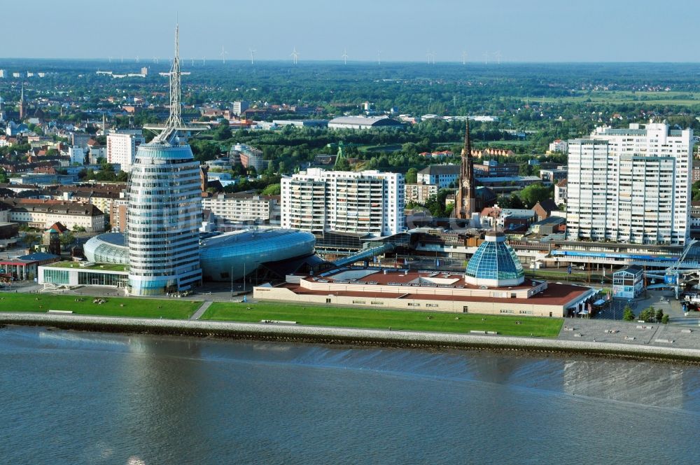 Luftbild Bremerhaven - Gebäudekomplex des Hochhauses des Sail-City-Hotel und des Klimahaus Bremerhaven