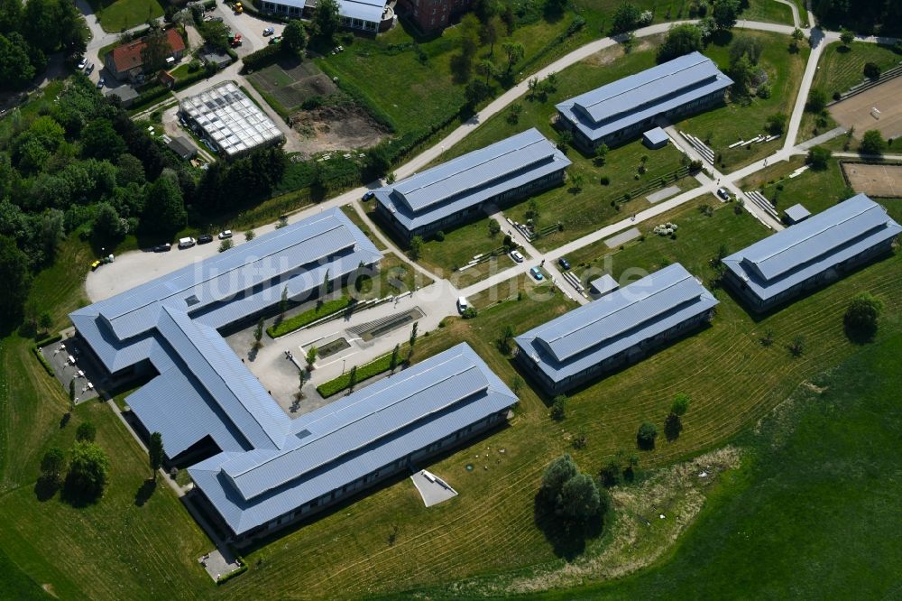 Luftbild Schwerin - Gebäudekomplex der Hochschule Hochschule der Bundesagentur für Arbeit an der Wismarsche Straße in Schwerin im Bundesland Mecklenburg-Vorpommern, Deutschland