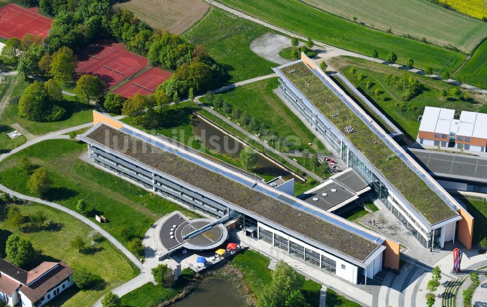 Hof von oben - Gebäudekomplex der Hochschule Hochschule Hof am Alfons-Goppel-Platz in Hof im Bundesland Bayern, Deutschland